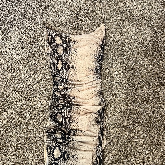 Snakeskin Print Maxi Dress w Slit - Picture 3 of 6